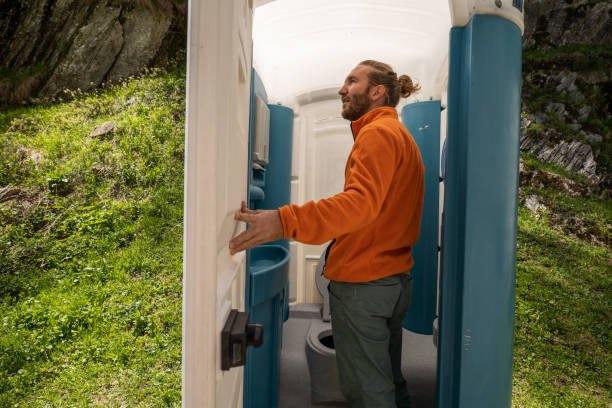 Portable Toilet Options We Offer in Trumbull Center, CT